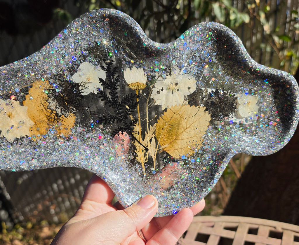 Enchanted Garden Tray | Handmade Botanical Resin Tray with Pressed Flowers